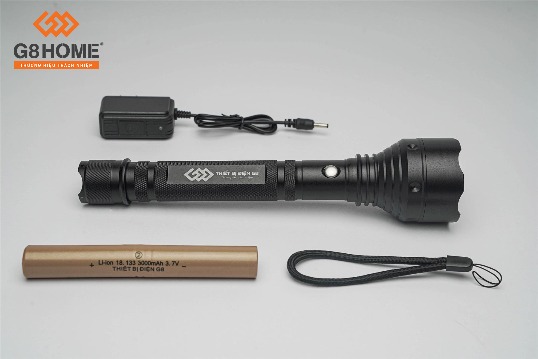 Đèn pin cầm tay, model G8-568